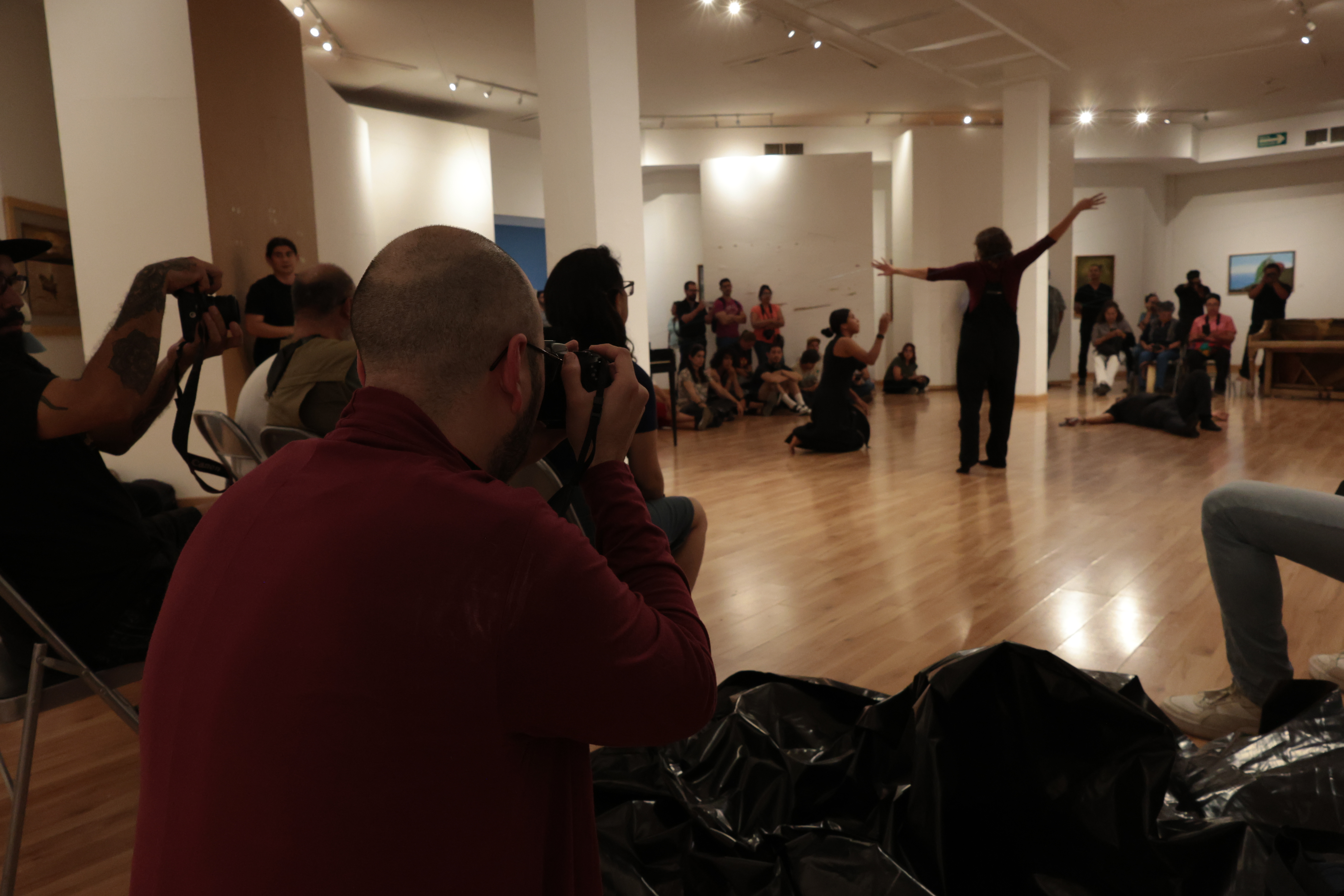 Fotografía, arte y danza se fusionan en el Martes de Fotografía del ISC