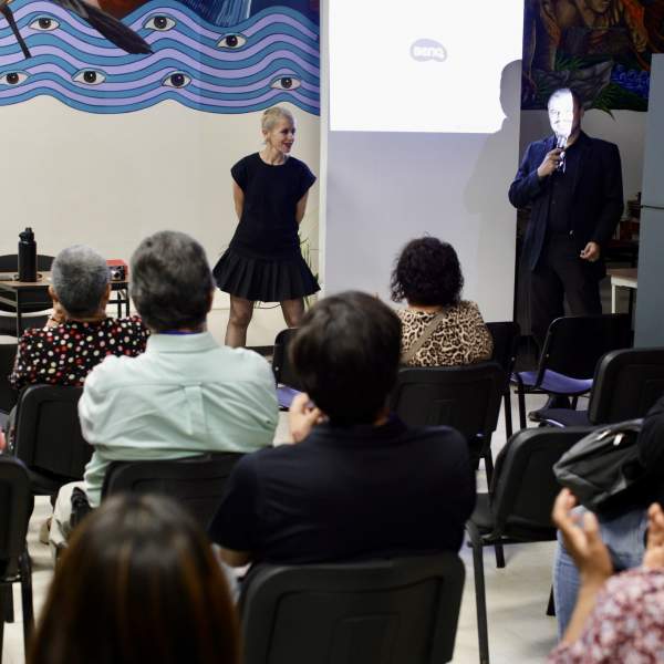Proyecta ISC colección de fotolibros remezclados en el marco de la Bienal de Fotografía