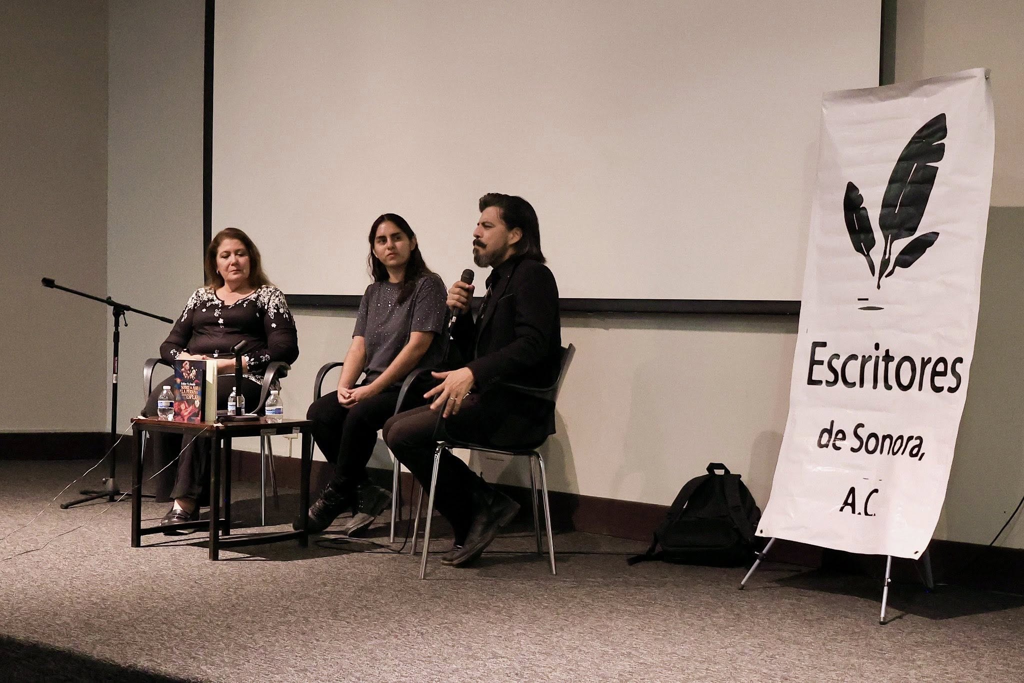 Presenta Gobierno de Sonora libro infantil en el Jueves de Literatura y Arte del ISC